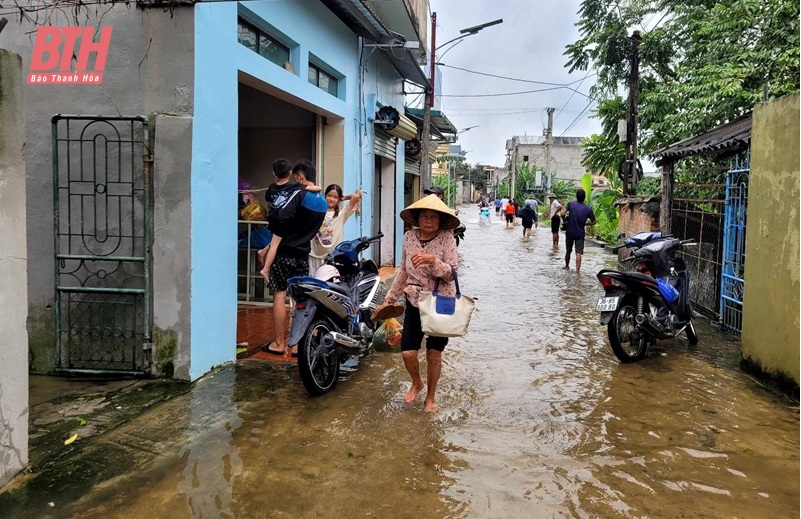 Ngập lụt cục bộ ở Thiệu Khánh, Thiệu Dương (TP Thanh Hóa)