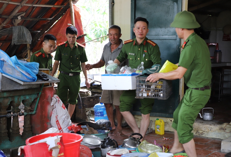 Cuộc sống trở lại ở vùng ngập TP Thanh Hóa