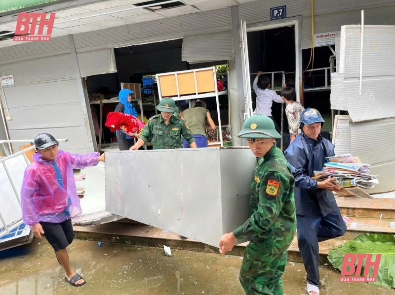 Các đồn Biên phòng tuyến biên giới của tỉnh khẩn trương sơ tán người và tài sản của Nhân dân, phòng chống sạt lở, mưa lũ