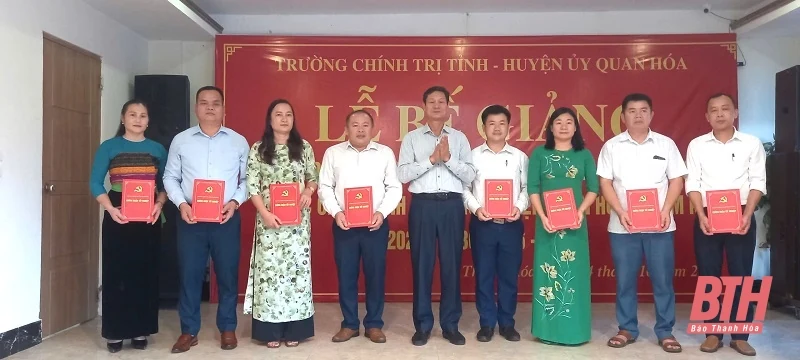 Toạ đàm khoa học Thực tiễn và kinh nghiệm nâng cao năng lực lãnh đạo, cầm quyền và sức chiến đấu của cấp uỷ cấp m88 trang chủ trên địa bàn m88 trang chủ Quan Hoá hiện nay