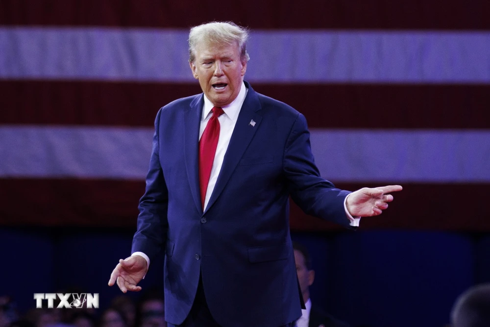 Cựu Tổng thống Trump trở lại nơi bị ám sát hụt, tuyên bố không bỏ cuộc