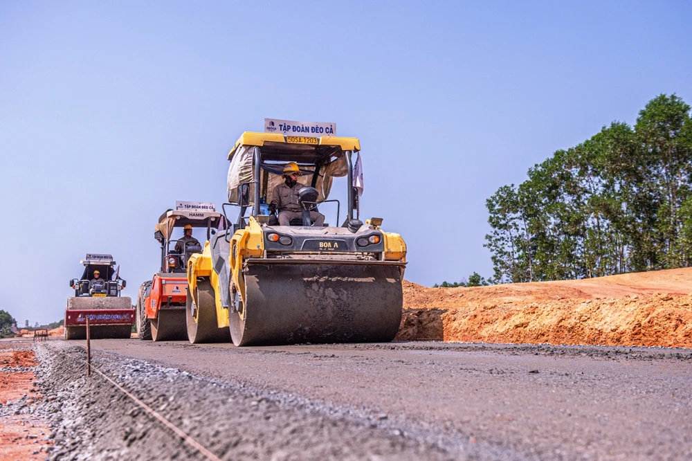 Tăng tốc thi công các Dự án cao tốc Bắc-Nam để đạt 3.000km vào năm 2025