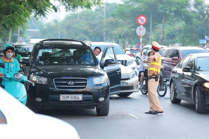 Mở đợt cao điểm xử lý nghiêm học sinh và phụ huynh vi phạm giao thông