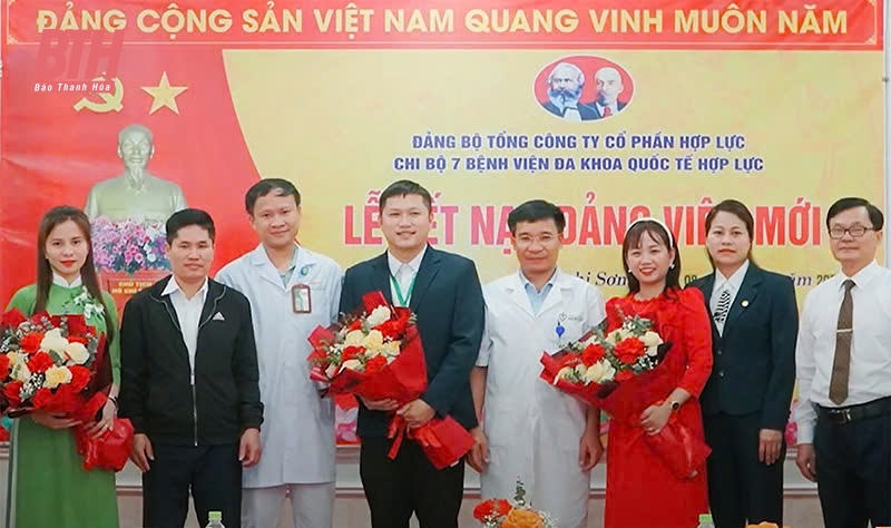 Quan tâm phát triển Đảng trong doanh nghiệp