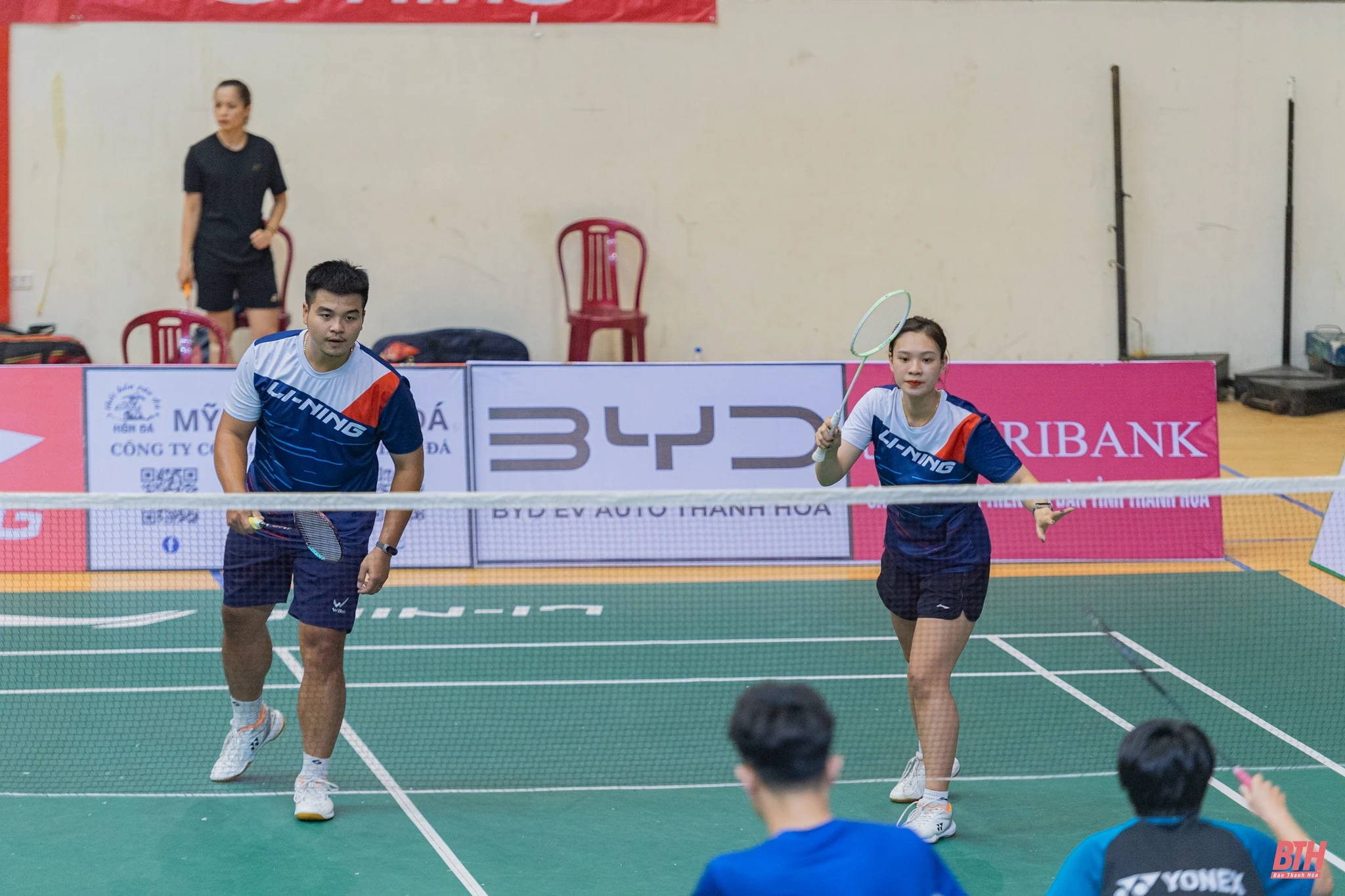 Hạnh phúc một gia đình nhỏ tại Giải Cầu lông Báo Thanh Hoá mở rộng 2024