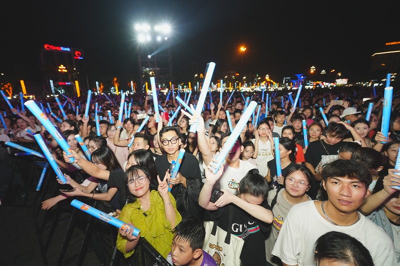 Tại Quảng trường Lam Sơn, Sound Freedom by Vinaphone là chương trình thu hút lượng khán giả đông nhất từ trước đến nay