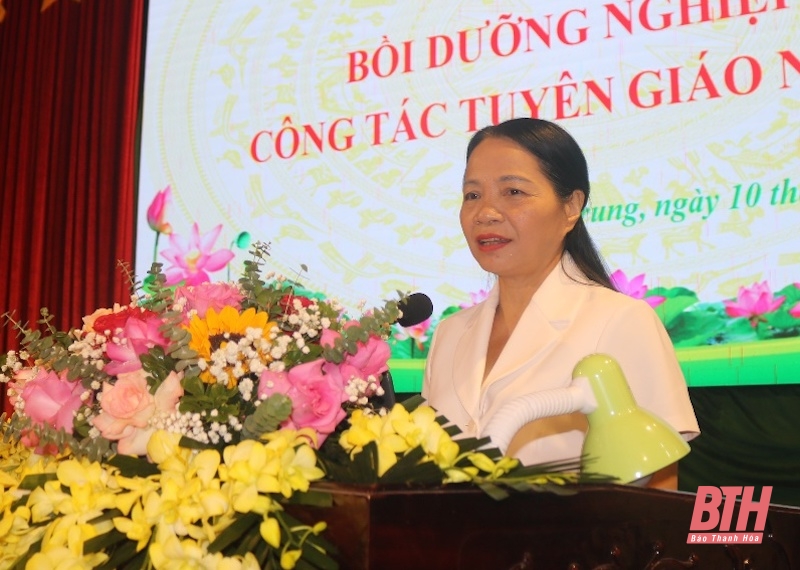 Bồi dưỡng nghiệp vụ công tác tuyên giáo cho cán bộ tuyên giáo cơ sở