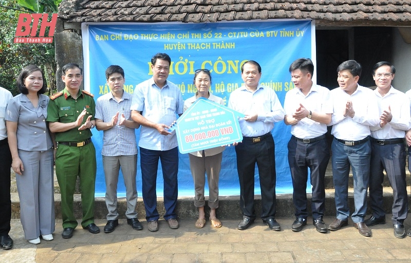 Trưởng Ban Tổ chức Tỉnh ủy Nguyễn Văn Hùng dự Lễ khởi công xây dựng nhà cho hộ nghèo, hộ gia đình chính sách, hộ còn khó khăn về nhà ở huyện Thạch Thành