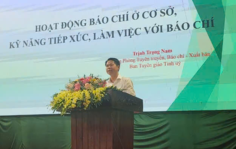 Bồi dưỡng nghiệp vụ công tác tuyên giáo cho cán bộ tuyên giáo cơ sở