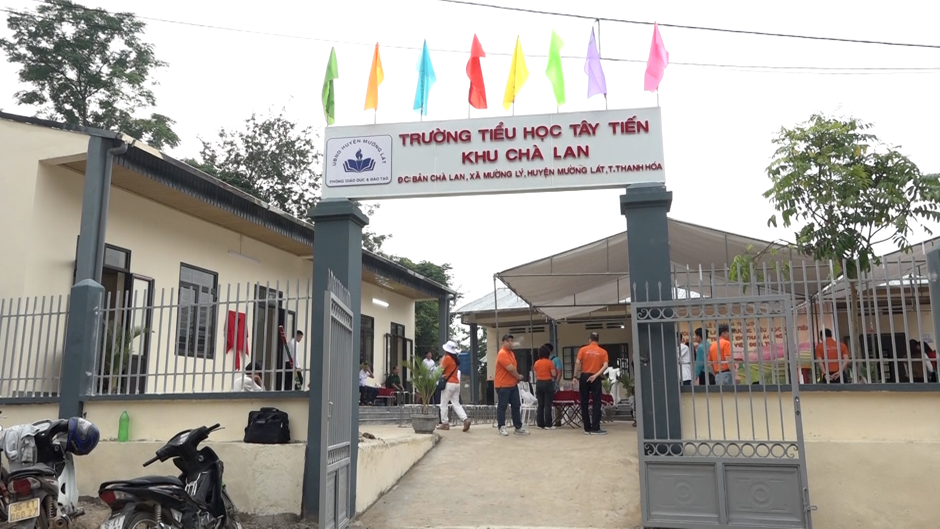 FPT hỗ trợ cơ sở vật chất cho các trường học tại huyện Mường Lát