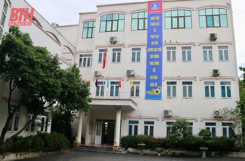 Chăm sóc, nâng cao sức khỏe người cao tuổi, bảo đảm thích ứng với già hóa dân số