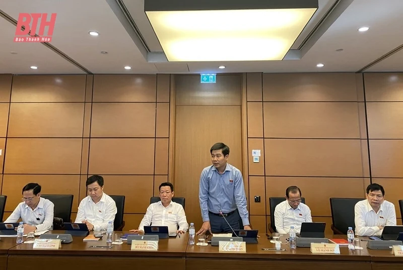 Kỳ họp thứ 8, Quốc hội khóa XV: Đoàn ĐBQH tỉnh Thanh Hóa tham gia thảo luận tại tổ nhiều nội dung quan trọng