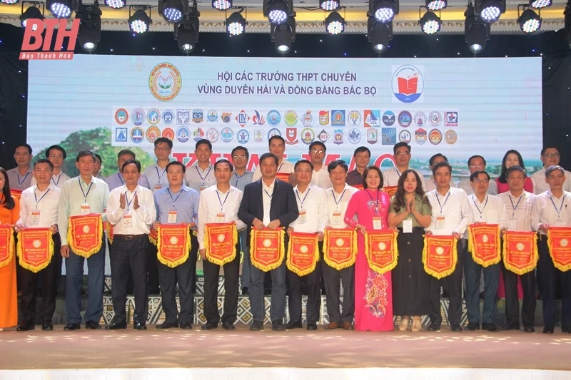 Khai mạc Hội thảo khoa học các trường chuyên khu vực Duyên hải và Đồng bằng Bắc Bộ lần thứ XVI