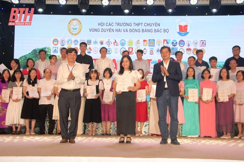Khai mạc Hội thảo khoa học các trường chuyên khu vực Duyên hải và Đồng bằng Bắc Bộ lần thứ XVI