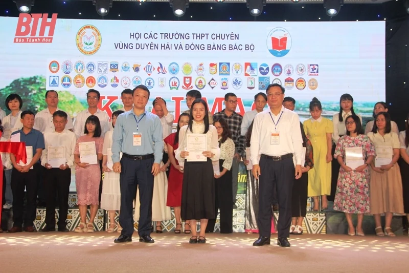 Khai mạc Hội thảo khoa học các trường chuyên khu vực Duyên hải và Đồng bằng Bắc Bộ lần thứ XVI