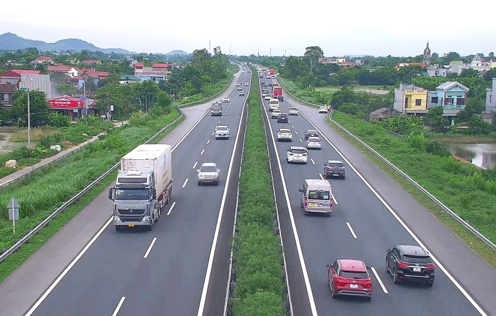 Bộ GTVT nói gì về kiến nghị m88 the thao số kilomet ôtô trên đường?