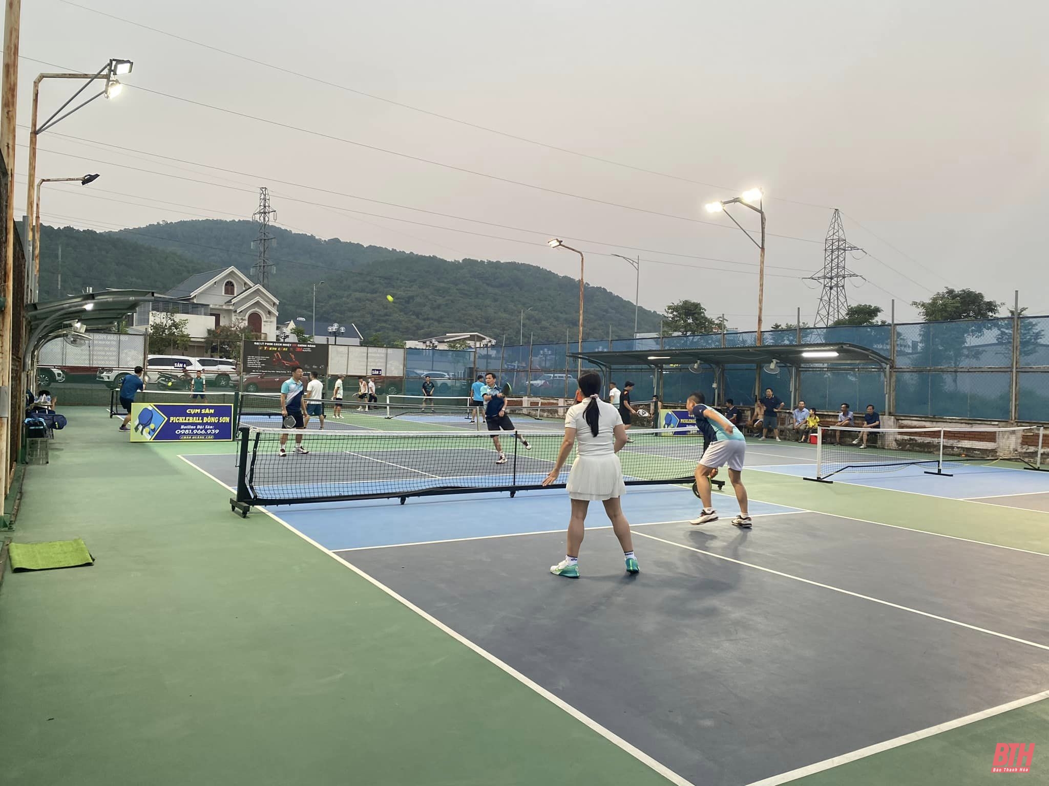 Pickleball - môn thể thao “sắm” vai kết nối cộng đồng