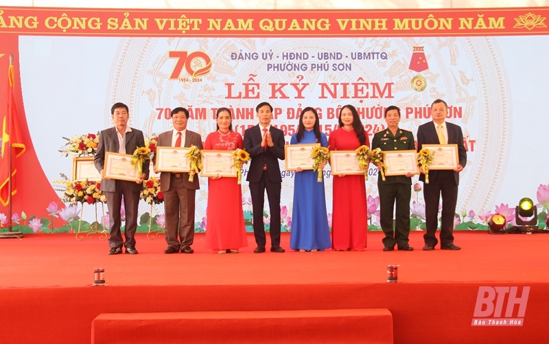 Kỷ niệm 70 năm thành lập Đảng bộ phường Phú Sơn và đón nhận Huân chương Lao động hạng Nhất