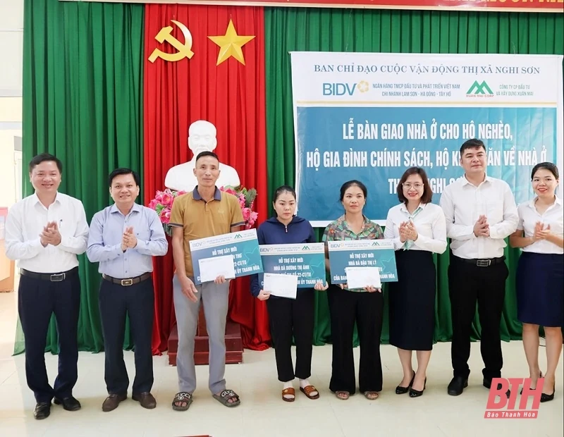 Thị xã Nghi Sơn bàn giao 3 nhà ở cho hộ nghèo