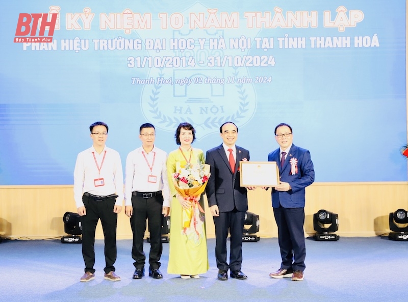 Kỷ niệm 10 năm thành lập Phân hiệu Trường Đại học Y Hà Nội tại Thanh Hóa