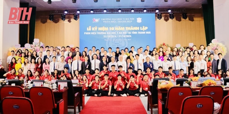 Kỷ niệm 10 năm thành lập Phân hiệu Trường Đại học Y Hà Nội tại Thanh Hóa