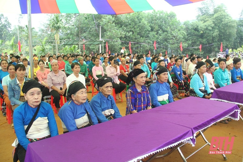 Trưởng Ban Tuyên giáo Tỉnh ủy Đào Xuân Yên chung vui Ngày hội Đại đoàn kết toàn dân tộc tại bản Chí Lý Nặm Đanh