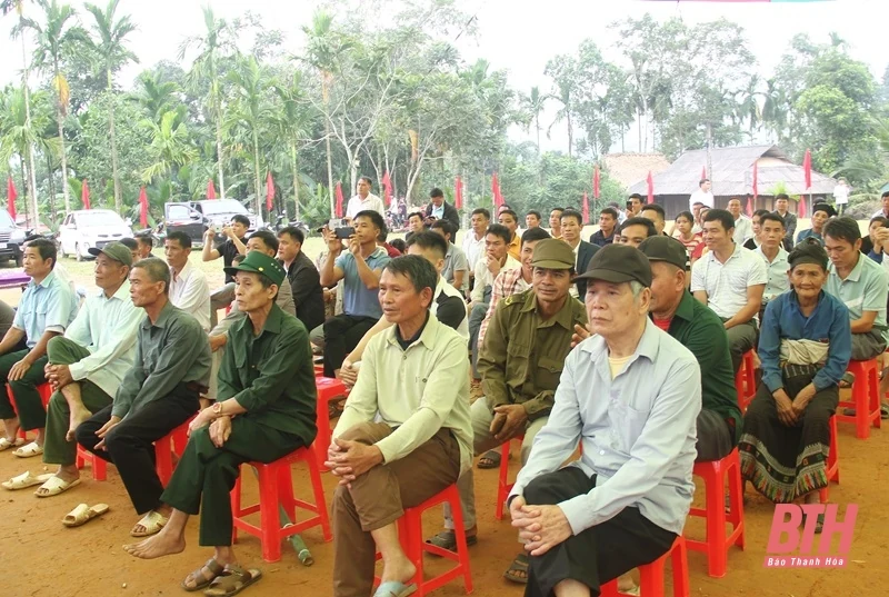 Trưởng Ban Tuyên giáo Tỉnh ủy Đào Xuân Yên chung vui Ngày hội Đại đoàn kết toàn dân tộc tại bản Chí Lý Nặm Đanh