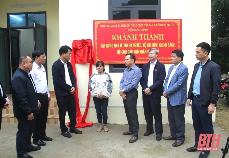 Trưởng Ban Tuyên giáo Tỉnh ủy Đào Xuân Yên chung vui Ngày hội Đại đoàn kết toàn dân tộc tại bản Chí Lý Nặm Đanh