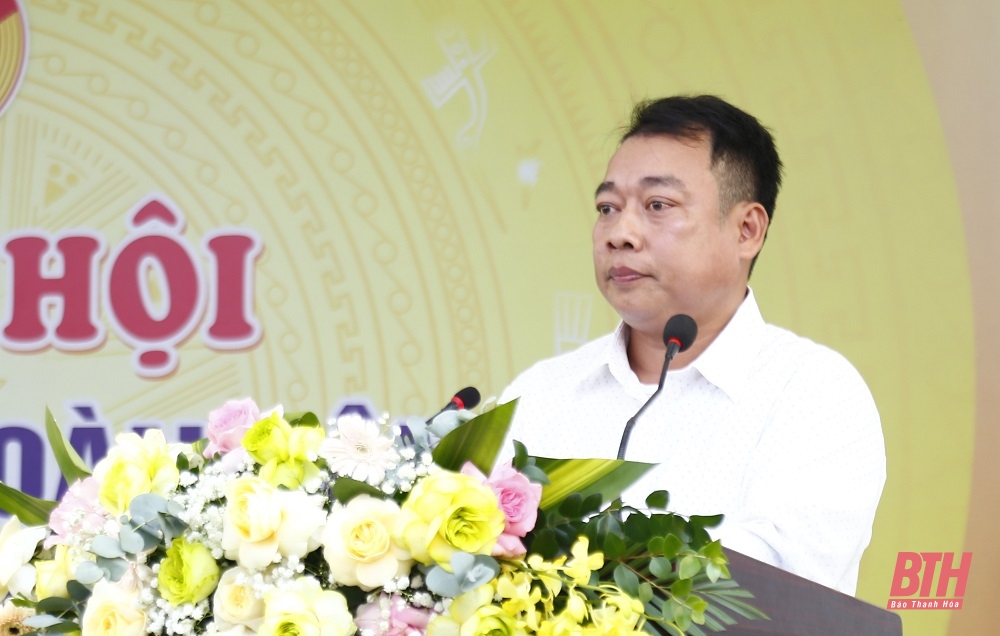 Chủ tịch UBND tỉnh Đỗ Minh Tuấn dự Ngày hội Đại đoàn kết toàn dân tộc tại khu dân cư thôn 5, xã Cán Khê