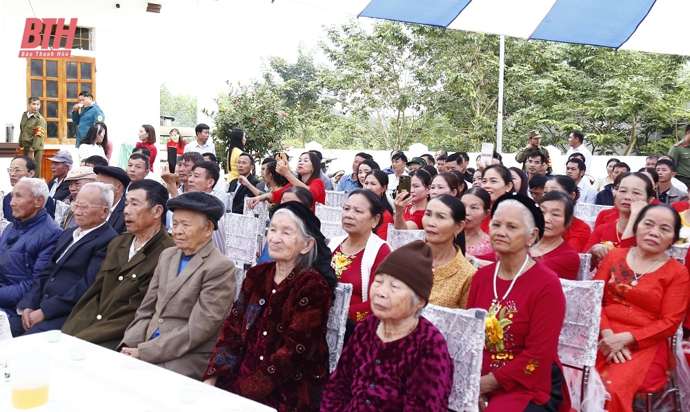 Chủ tịch UBND tỉnh Đỗ Minh Tuấn dự Ngày hội Đại đoàn kết toàn dân tộc tại khu dân cư thôn 5, xã Cán Khê