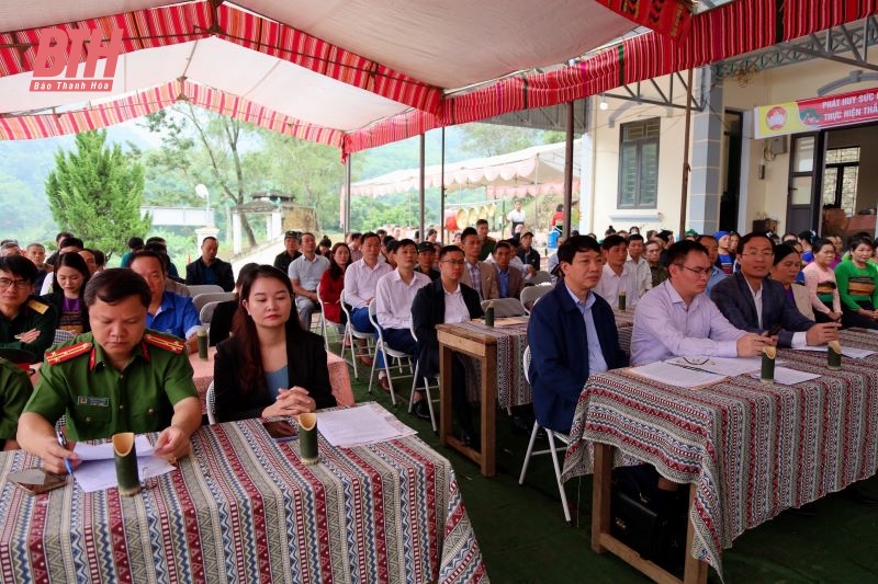 Phó Chủ tịch UBND tỉnh Lê Đức Giang dự Ngày hội Đại đoàn kết toàn dân tộc với cán bộ và Nhân dân bản Trung Tân