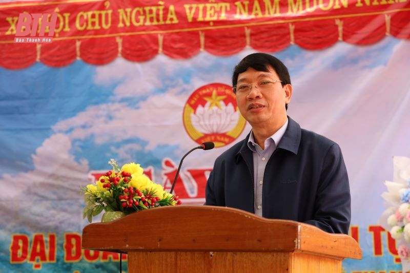 Phó Chủ tịch UBND tỉnh Lê Đức Giang dự Ngày hội Đại đoàn kết toàn dân tộc với cán bộ và Nhân dân bản Trung Tân