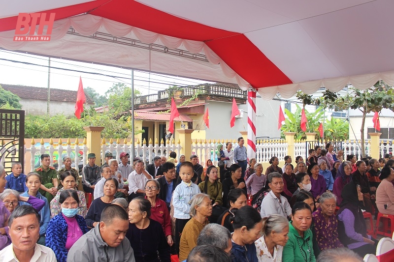 Phó Chủ tịch Thường trực HĐND tỉnh Lê Tiến Lam dự Ngày hội Đại đoàn kết toàn dân tộc tại khu dân cư thôn Lam Vỹ 