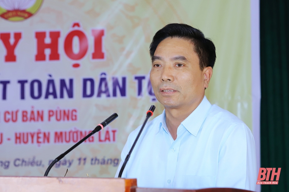 Bí thư Tỉnh ủy Nguyễn Doãn Anh chung vui ngày hội đại đoàn kết toàn dân tộc với cán bộ, Nhân dân bản Pùng, xã Quang Chiểu