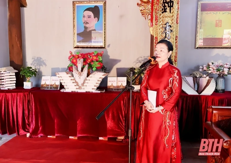 Trưng bày và giới thiệu cuốn sách “Danh nhân văn hóa Đào Duy Từ”