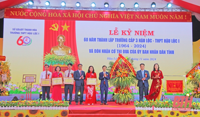 Lễ kỷ niệm 60 năm thành lập Trường cấp 3 Hậu Lộc - THPT Hậu Lộc I và đón nhận Cờ thi đua của UBND tỉnh