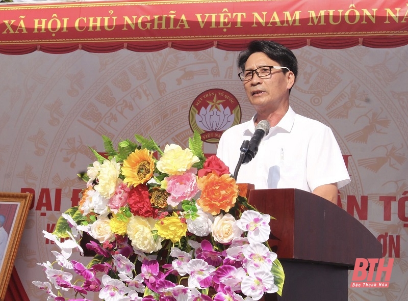 Trưởng Ban Quản lý KTT Nghi Sơn và nhà cái m88 KCN tỉnh Nguyễn Tiến Hiệu dự Ngày hội Đại đoàn kết toàn dân tại Ngọc Lặc