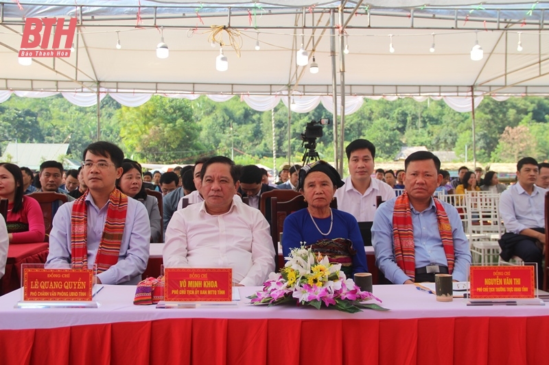 Phó Chủ tịch Thường trực UBND tỉnh Nguyễn Văn Thi dự Ngày hội Đại đoàn kết toàn dân tộc tại Quan Sơn