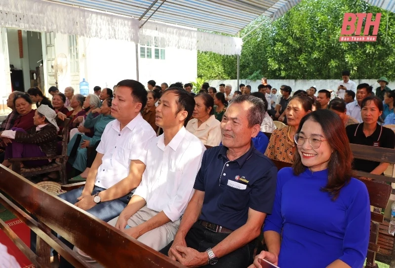Trưởng Ban Tổ chức Tỉnh ủy Nguyễn Văn Hùng dự Ngày hội Đại đoàn kết toàn dân tộc tại huyện Thạch Thành
