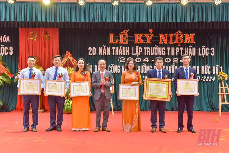 Trường THPT Hậu Lộc 3 kỷ niệm 20 năm thành lập và Đón Bằng công nhận đạt chuẩn Quốc gia mức độ 1