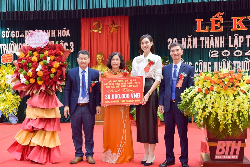Trường THPT Hậu Lộc 3 kỷ niệm 20 năm thành lập và Đón Bằng công nhận đạt chuẩn Quốc gia mức độ 1