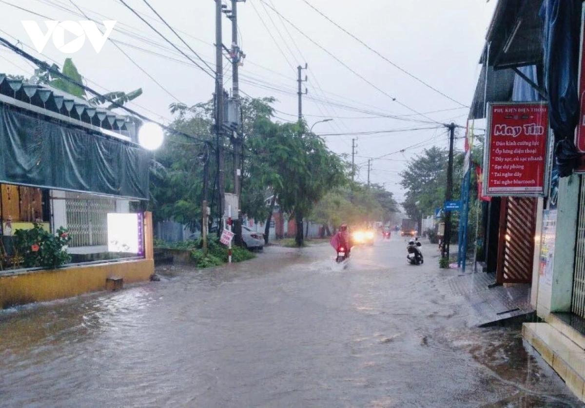 Thừa Thiên Huế cho học sinh nghỉ học vì mưa lớn