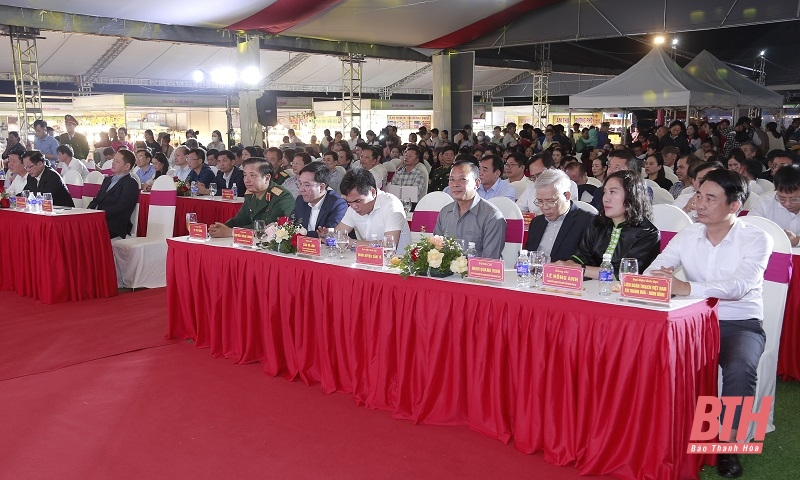 Khai mạc Hội chợ Thương mại và Du lịch miền Tây Thanh Hóa năm 2024