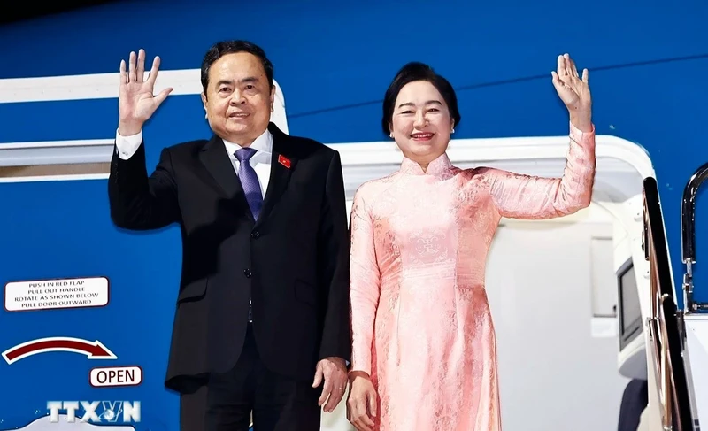 Chủ tịch cá cược bóng đá m88 Trần Thanh Mẫn và Phu nhân đến Thủ đô Tokyo, bắt đầu thăm chính thức Nhật Bản