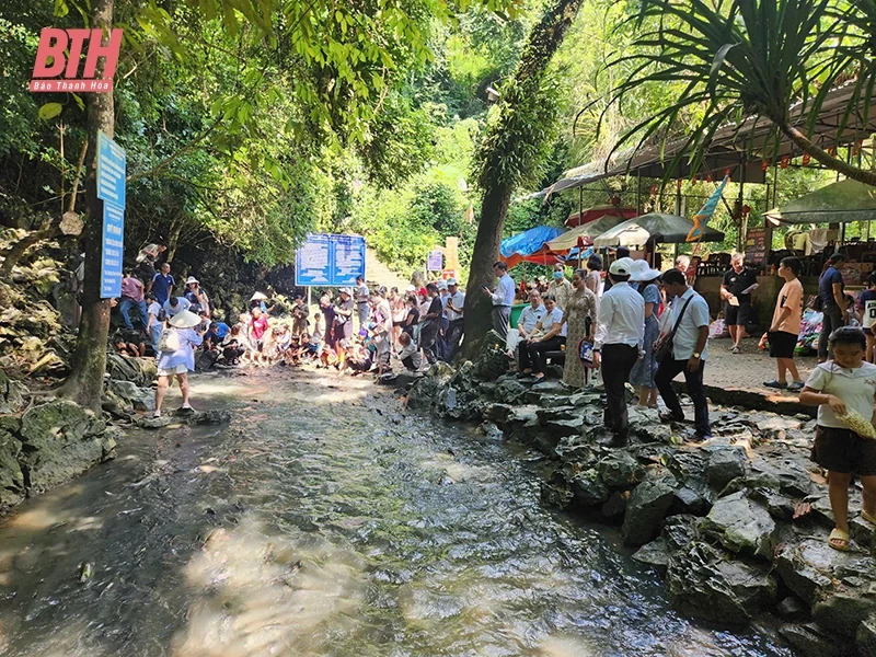 Xã Cẩm Lương nâng cao chất lượng phong trào “Toàn dân đoàn kết xây dựng đời sống văn hóa”