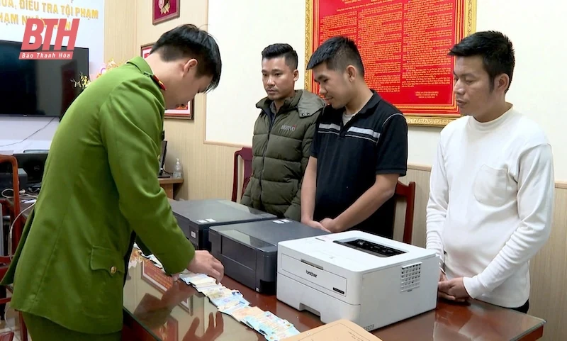 Khởi tố, bắt tạm giam 3 đối tượng làm giả con dấu, tài liệu của cơ quan, tổ chức