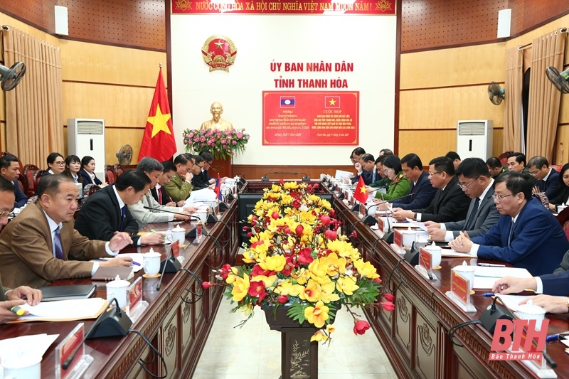 Giao ban công tác đất liền giữa 2 m88 trang chủ Hoá - Hủa Phăn