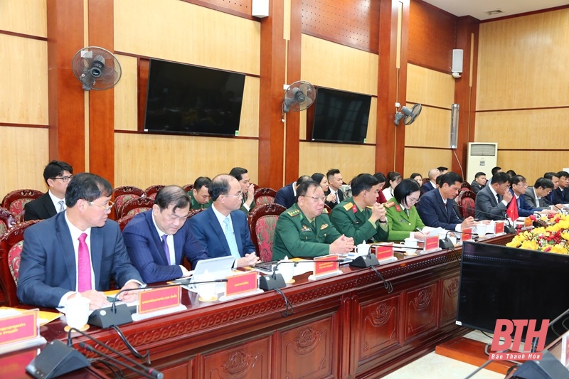 Giao ban công tác đất liền giữa 2 m88 trang chủ Hoá - Hủa Phăn