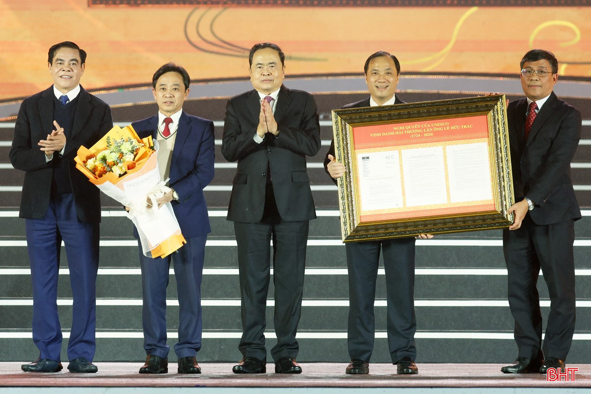 Trọng thể kỷ niệm 300 năm Ngày sinh m m88 Lê Hữu Trác