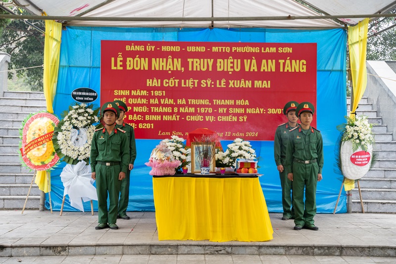 Lễ đón nhận và an táng hài cốt m88 cá cược thể thao trực tuyến Mai